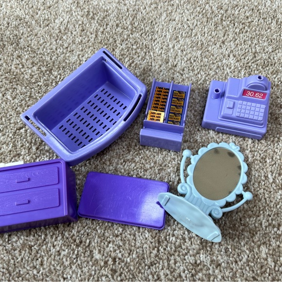 Vintage Barbie Dollhouse Furniture and Accessories - Picture 5 of 8